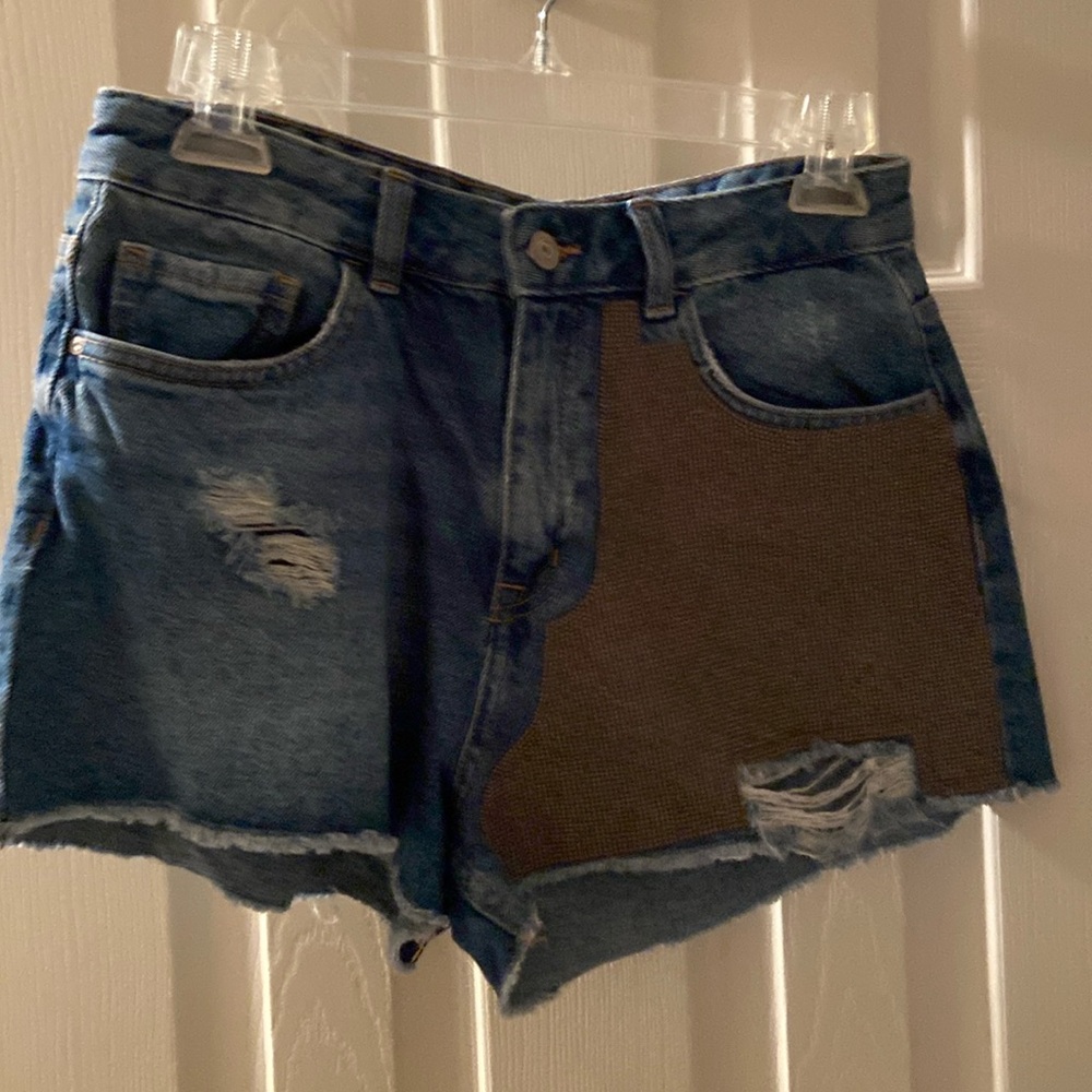 Zara Basic Denim Women’s Shorts Size 4 with Jewels/Rhinestones 2.5” Inseam